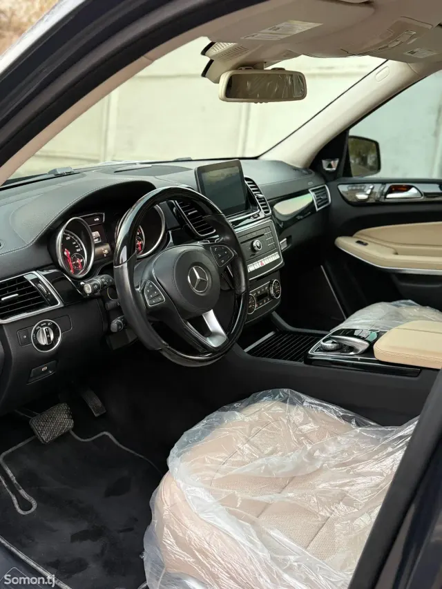 Mercedes-Benz GLS 2018 · 5.5 AT