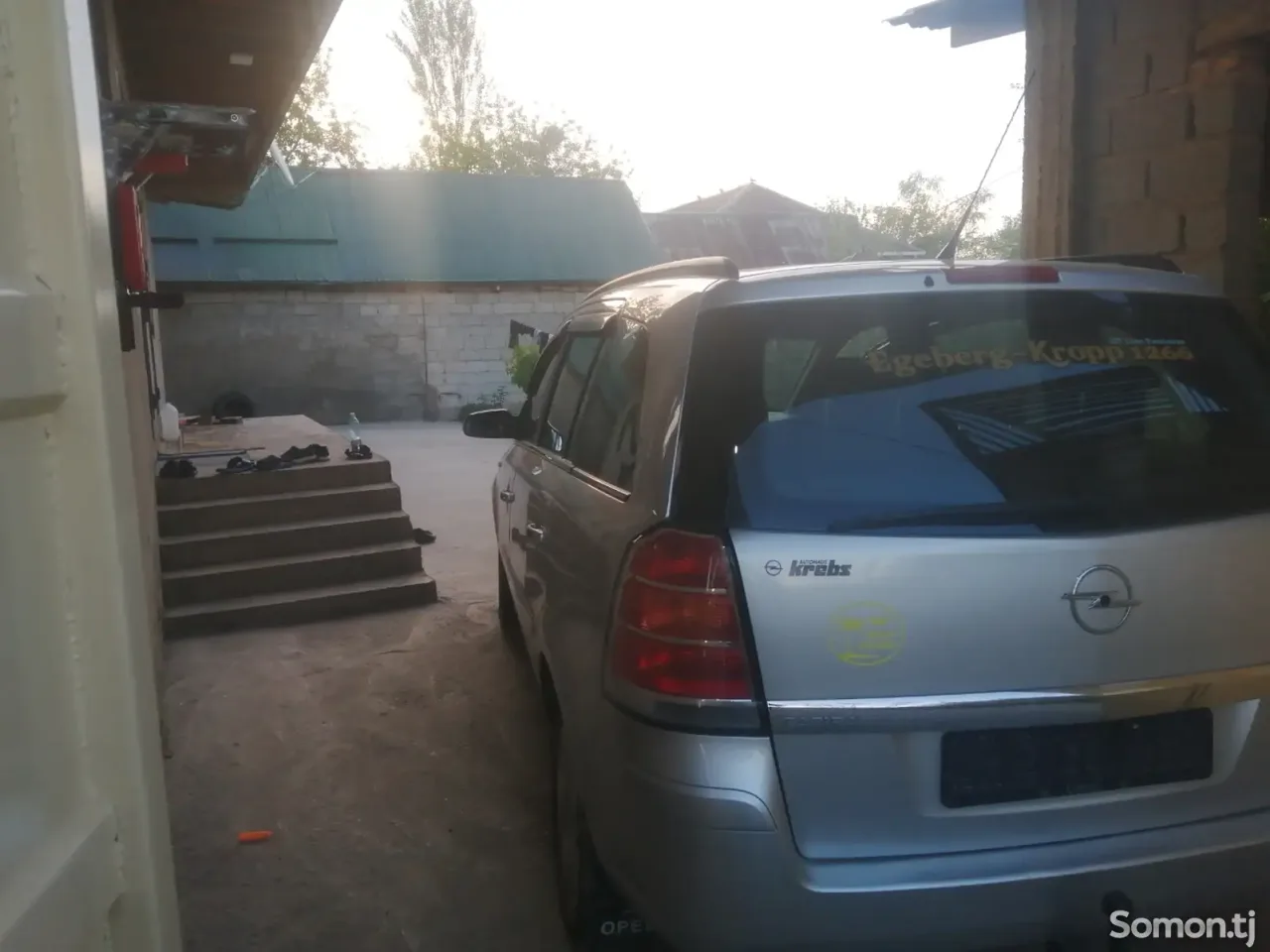 Opel Zafira 2006 · 2.2 MT