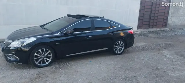 Hyundai Grandeur 2015 · 3.0 AT