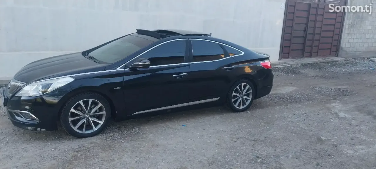 Hyundai Grandeur 2015 · 3.0 AT