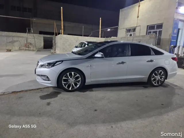 Hyundai Sonata 2015 · 2.0 AT