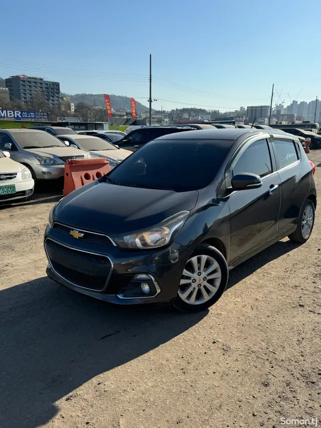 Chevrolet Spark 2015 · 1.0 AT