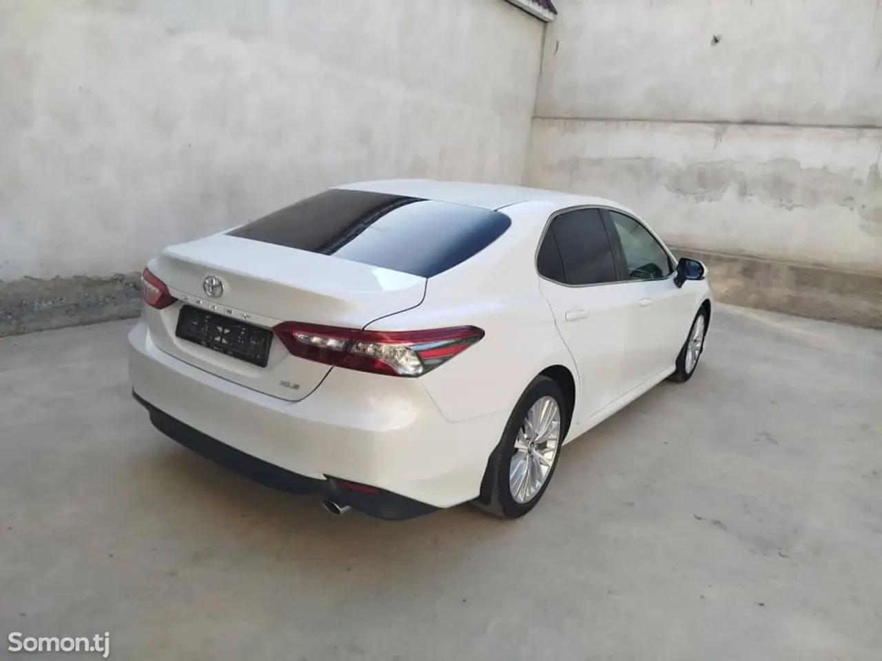 Toyota Camry 2018 · 2.5 AT