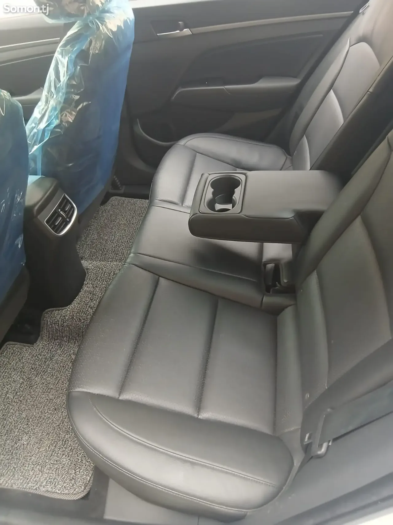 Hyundai Avante 2015 · 1.6 AT