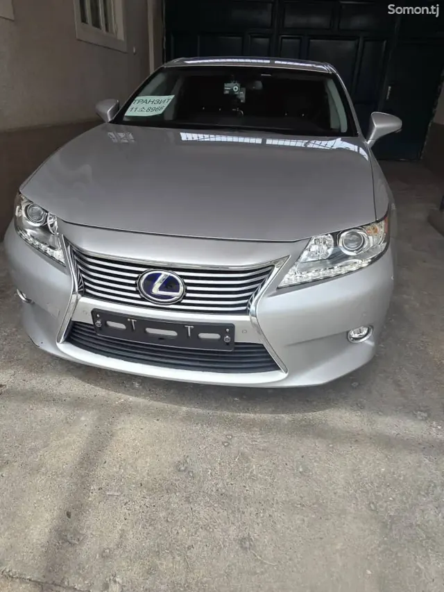 Lexus ES series 2015 · 2.5 AT