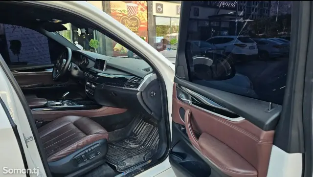 BMW X5 M 2015 · 5.0 AT