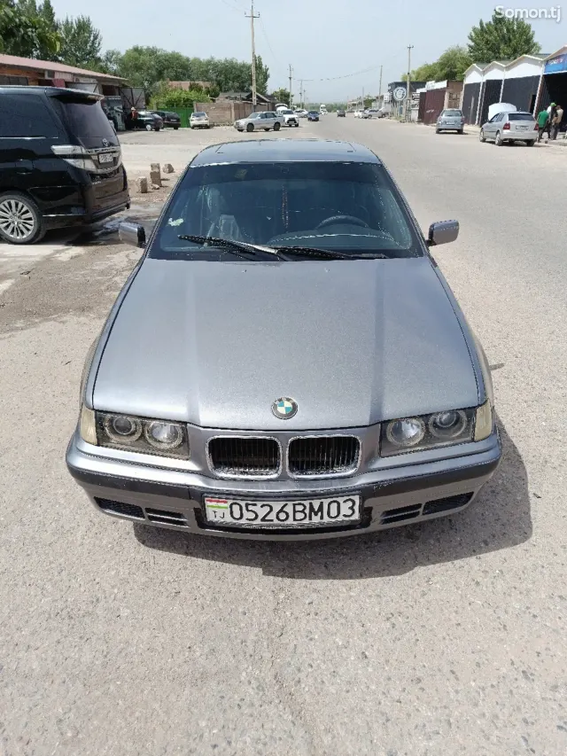 BMW 3 series 1993 · 1.8 MT