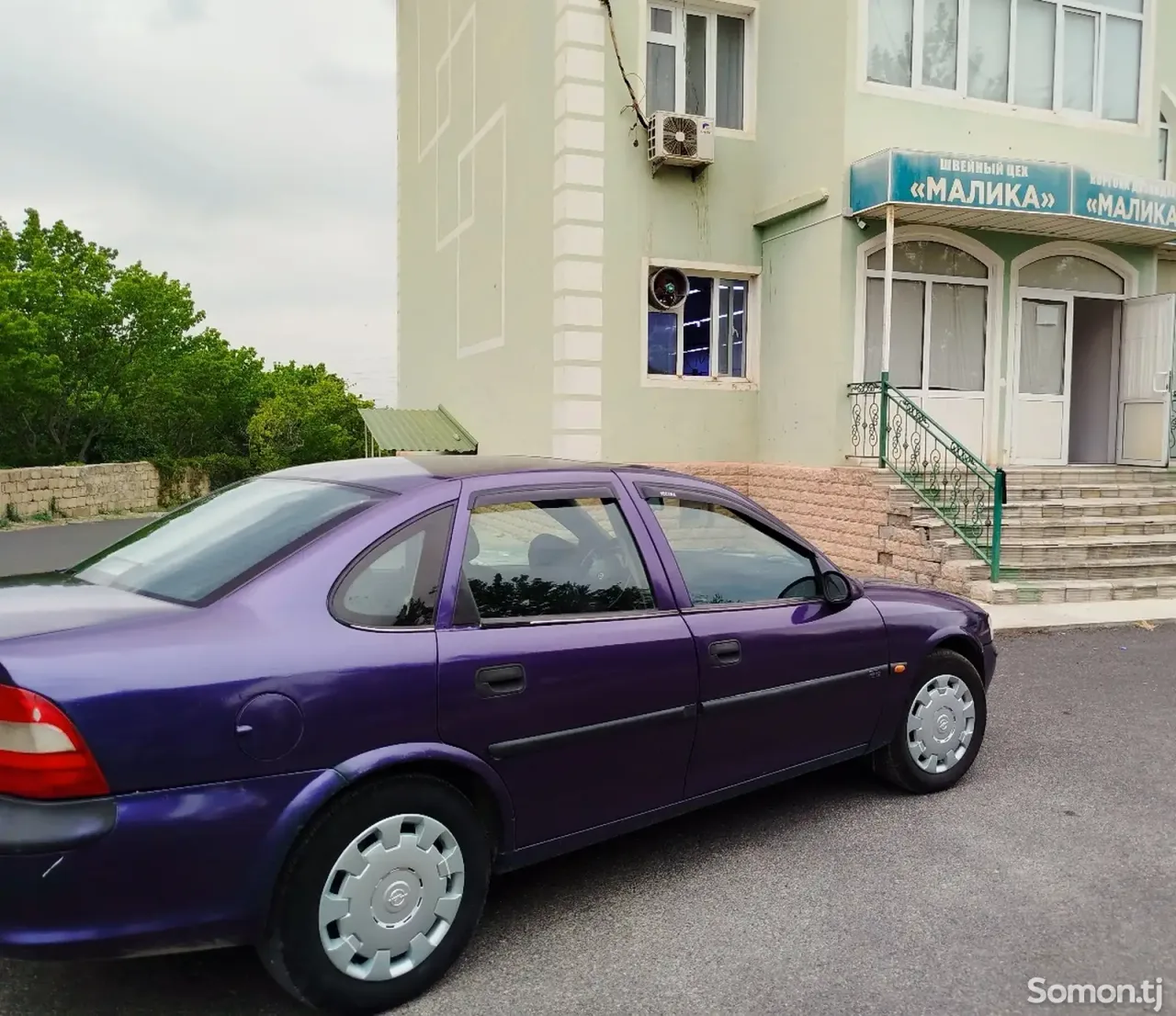 Opel Vectra B 1996 · 1.6 MT