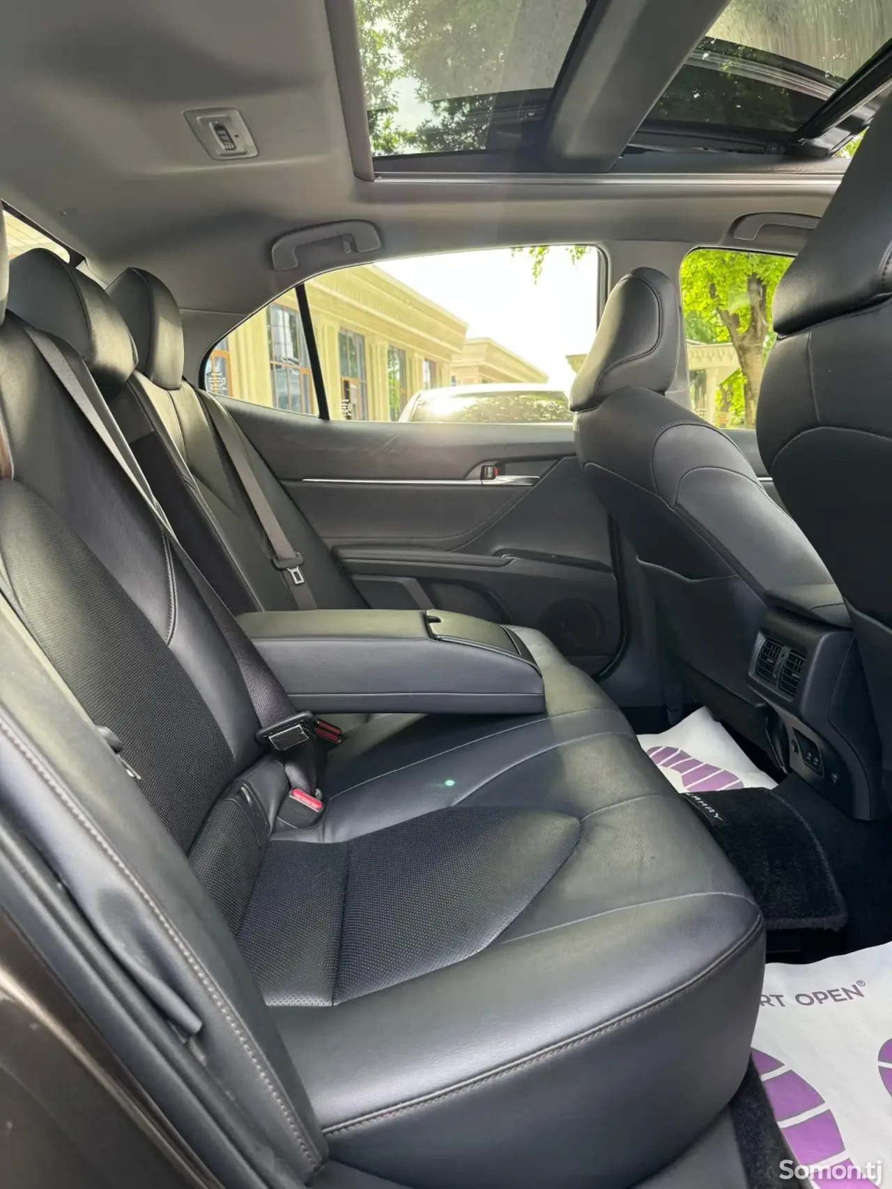 Toyota Camry 2018 · 2.5 AT