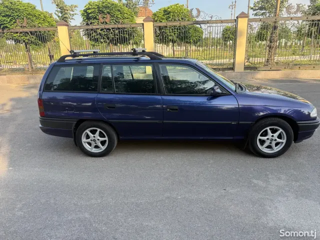 Opel Astra F 1996 · MT