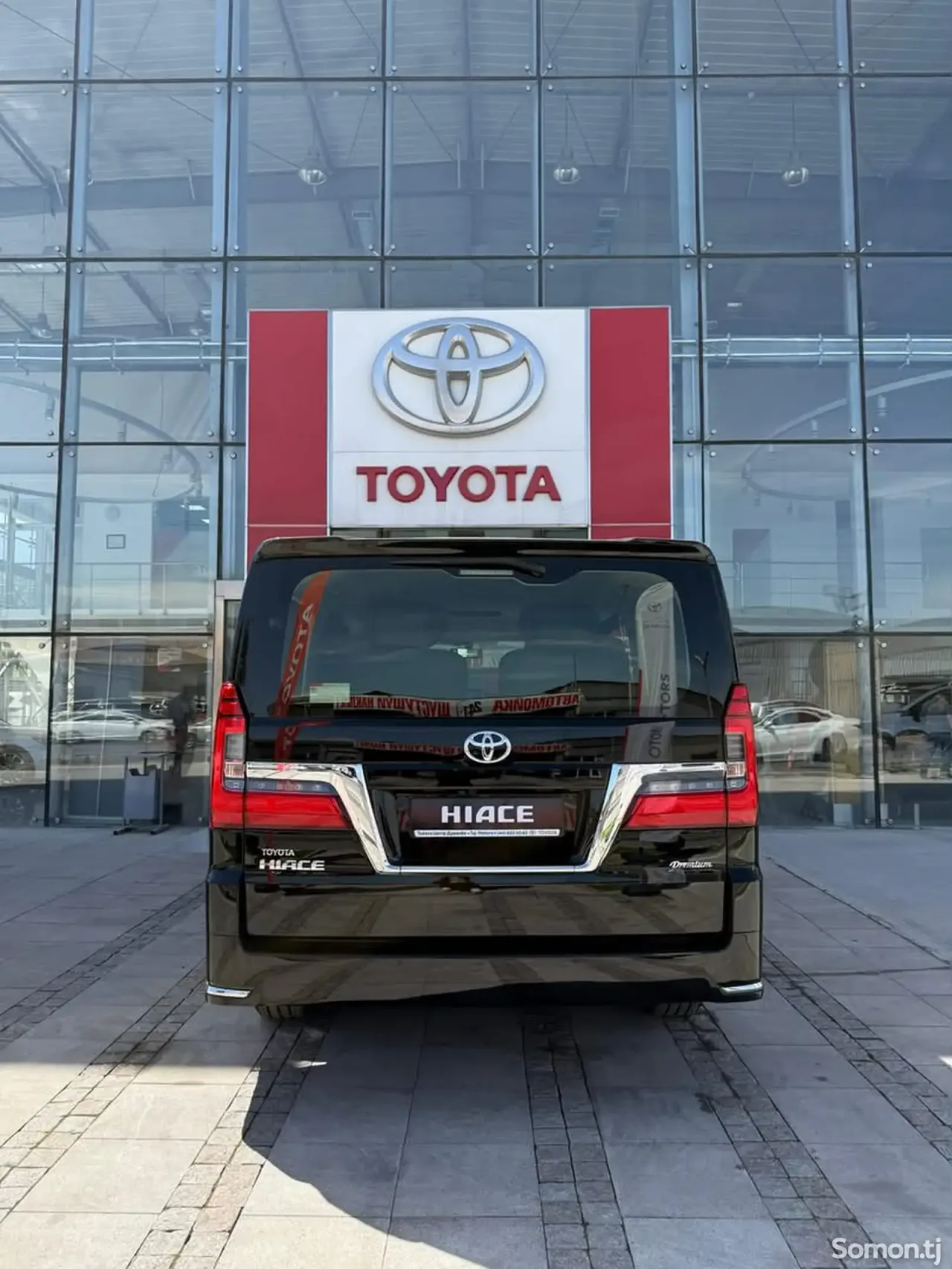 Toyota HiAce 2025 · 3.5 AT