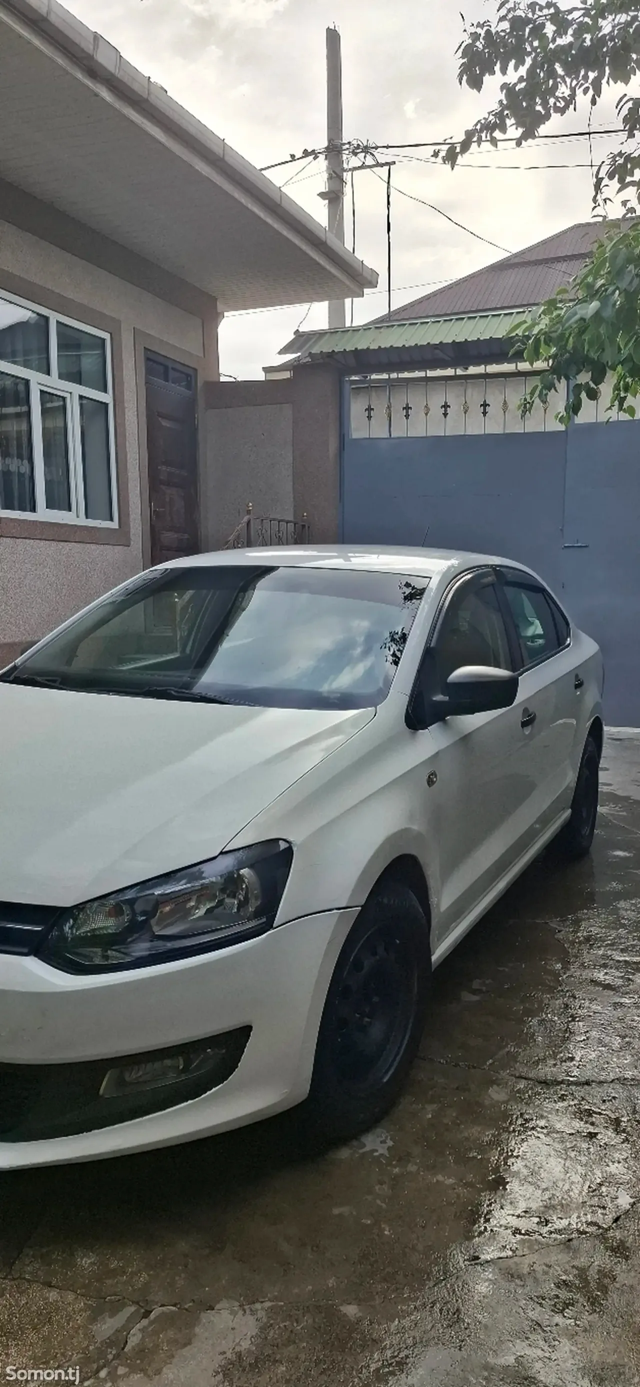 Volkswagen Polo 2013 · 1.6 MT