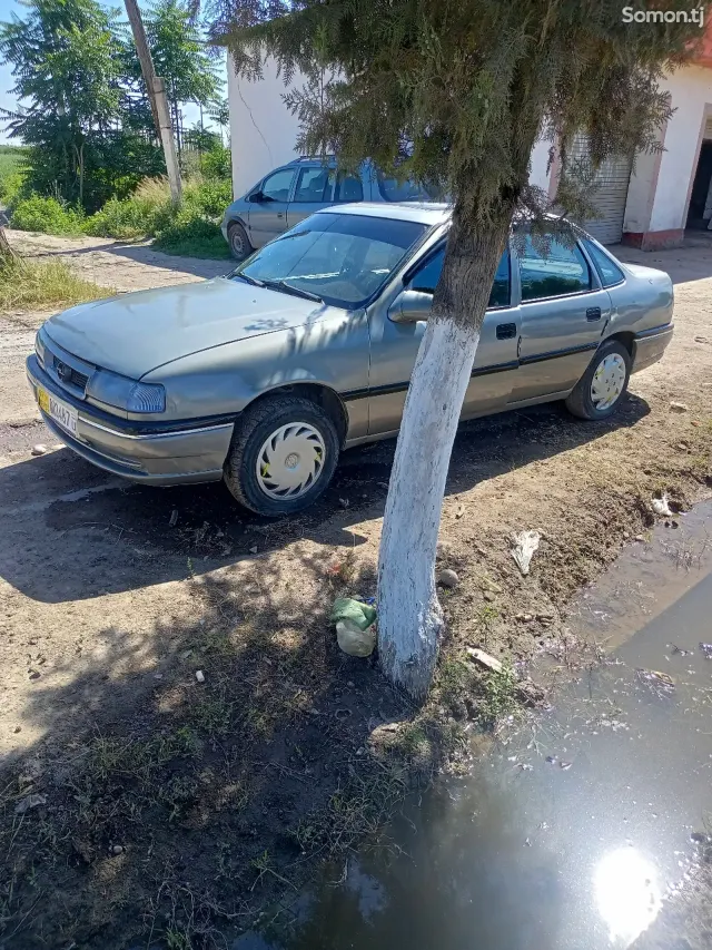 Opel Vectra A 1994 · 1.8 MT