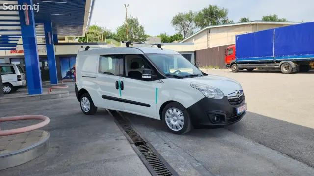 Opel Combo 2016 · 1.6 MT