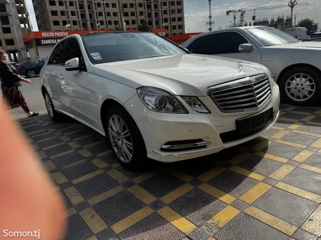 Mercedes-Benz E class 2012 · 3.0 AT