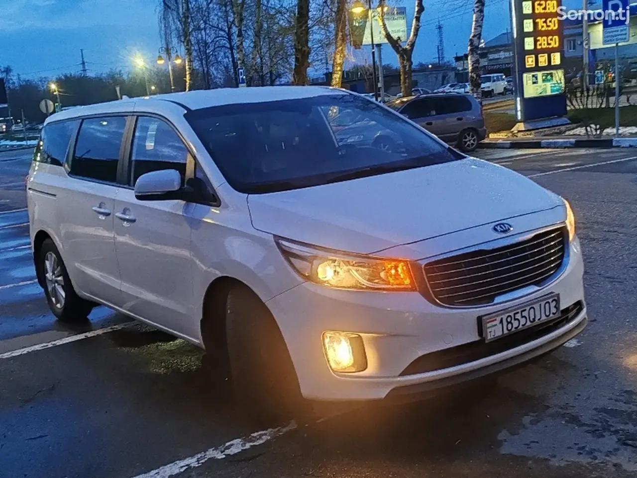 Kia Carnival 2016 · 2.2 AT