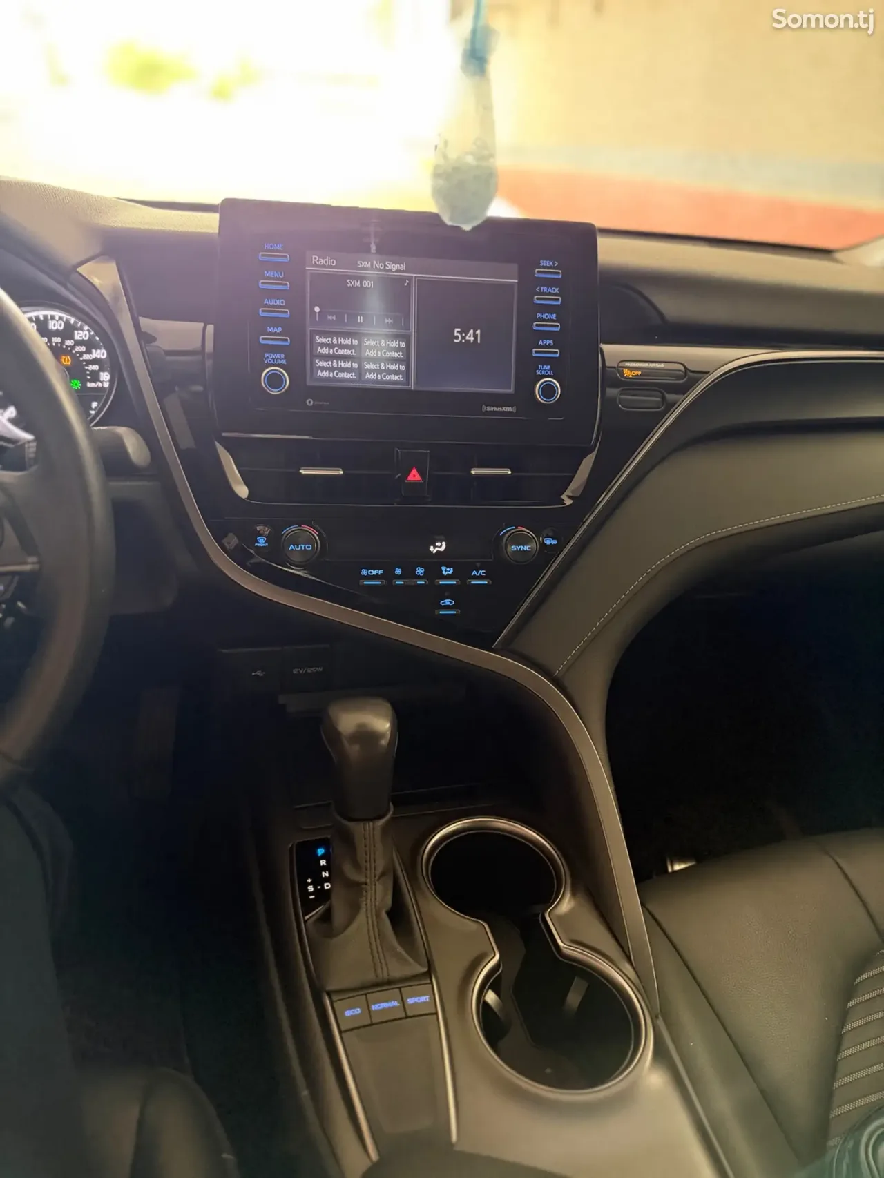 Toyota Camry 2024 · 2.5 AT