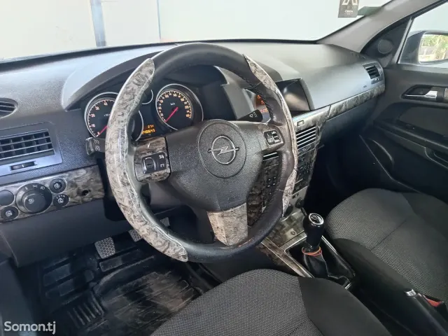 Opel Astra H 2008 · 1.8 AT