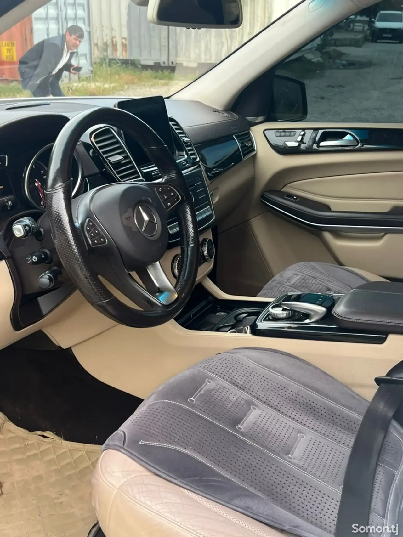 Mercedes-Benz GLS 2017 · 5.5 AT