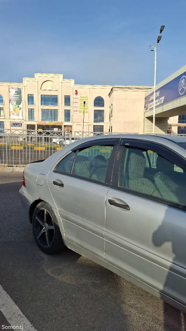 Mercedes-Benz C class 2002 · 2.0 MT