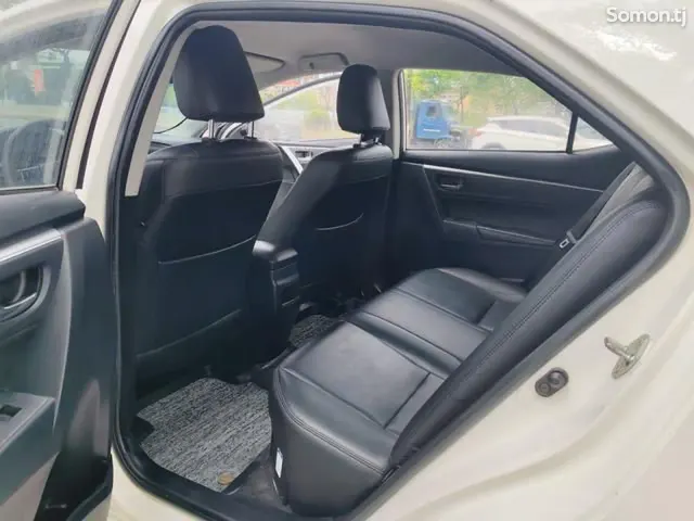 Toyota Corolla 2017 · 1.8 AT