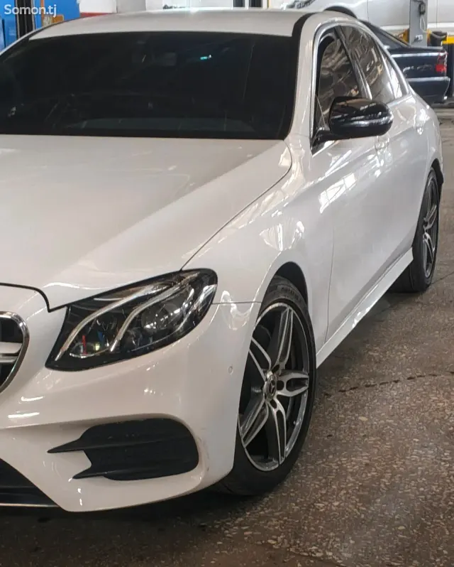 Mercedes-Benz E class 2018 · 2.0 AT