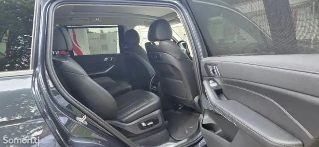 BMW X7 2022 · 4.0 AT