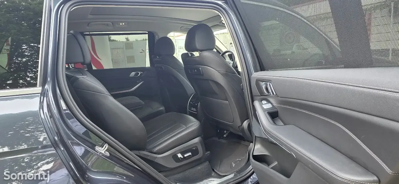 BMW X7 2022 · 4.0 AT