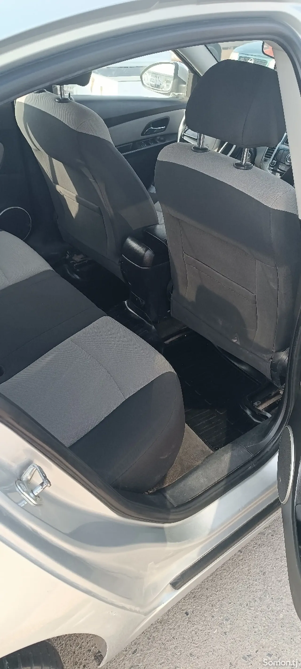 Chevrolet Cruze 2011 · 1.8 AT