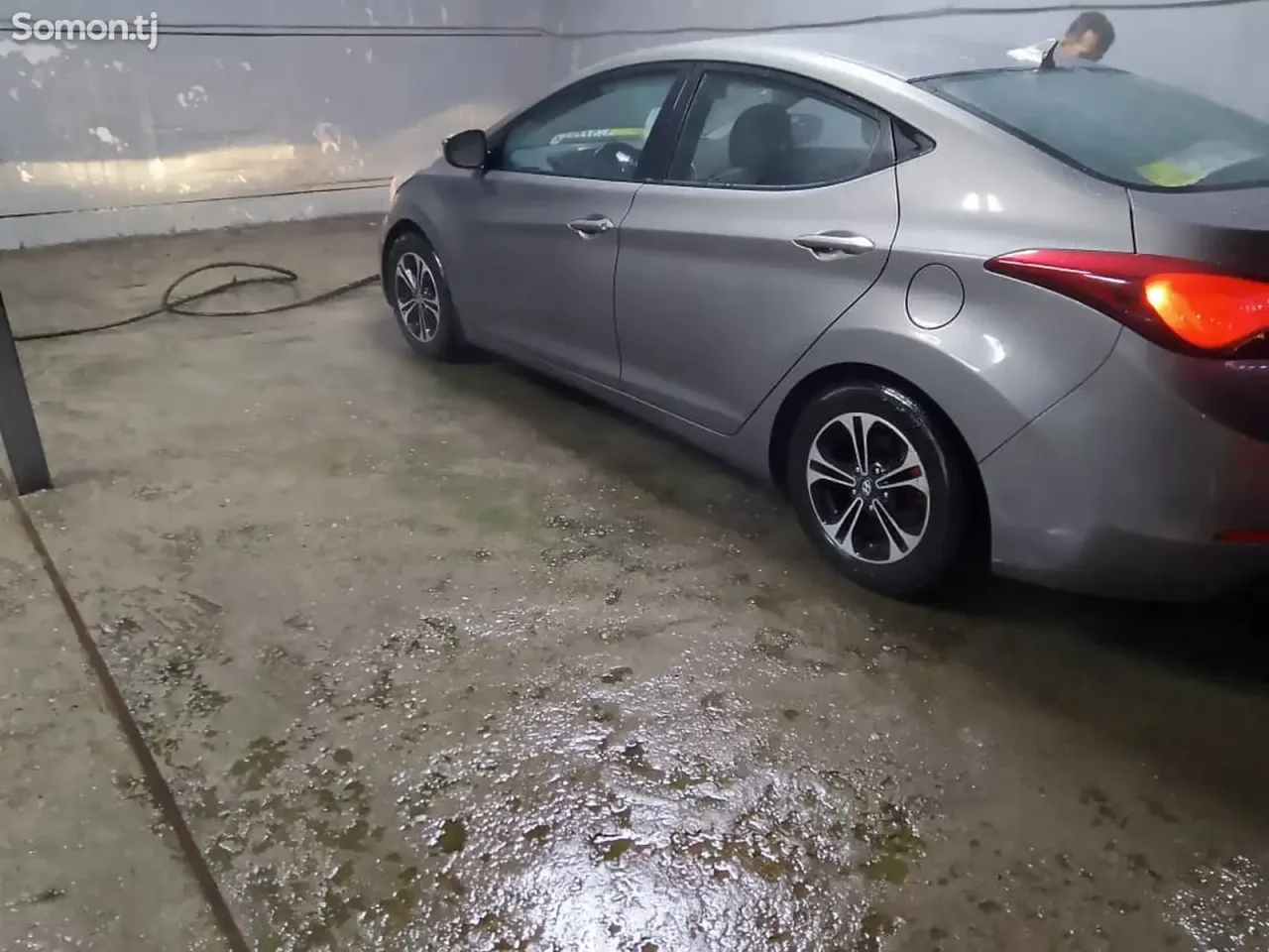 Hyundai Avante 2015 · 1.8 AT