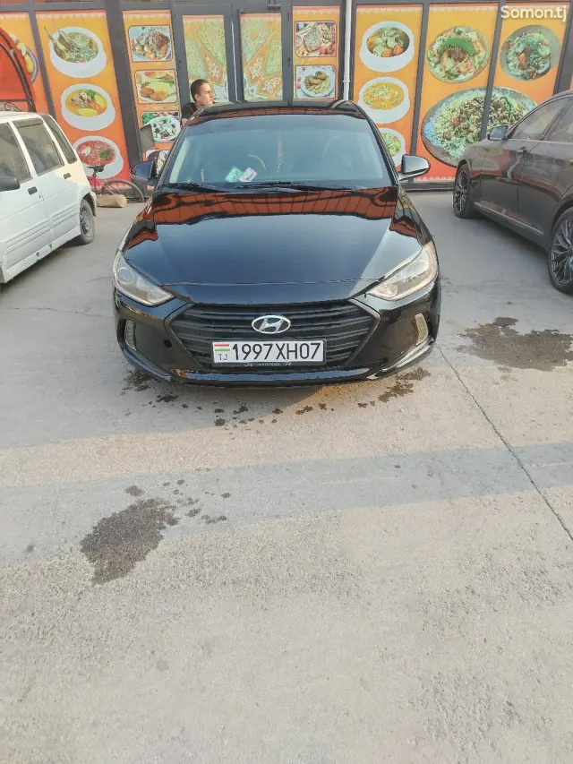 Hyundai Elantra 2017 · 2.0 AT