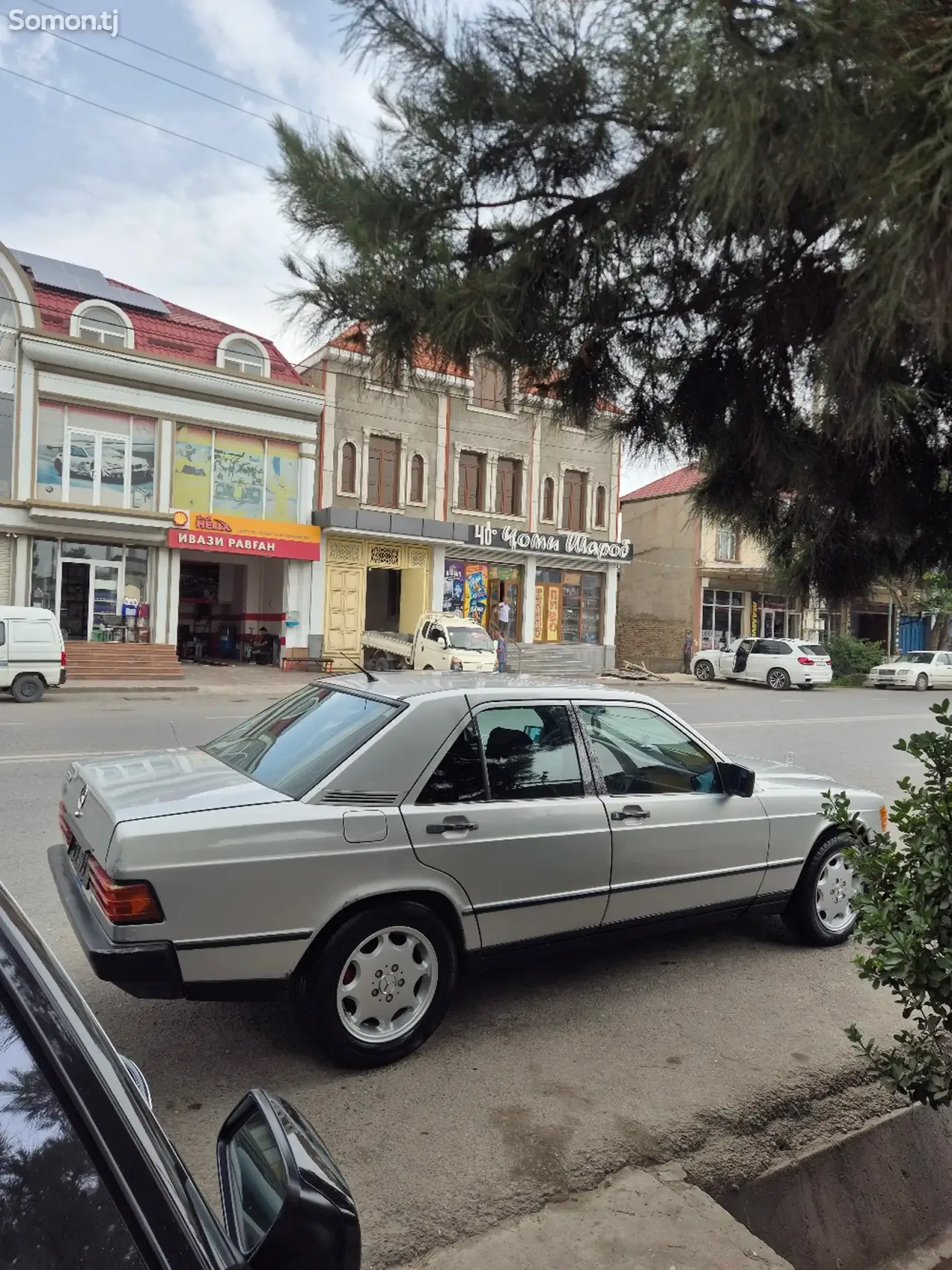 Mercedes-Benz W201 1986 · 2.5 AT
