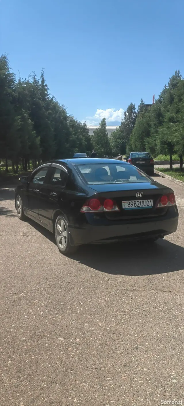 Honda Civic 2008 · 1.8 AT