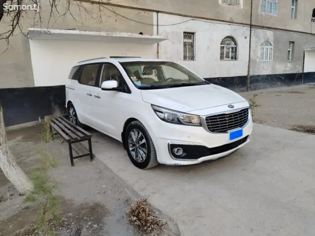 Kia Carnival 2016 · 2.2 AT