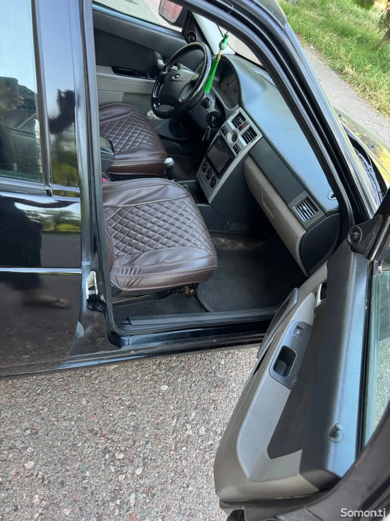 Lada (ВАЗ) Priora 2010 · 1.6 MT