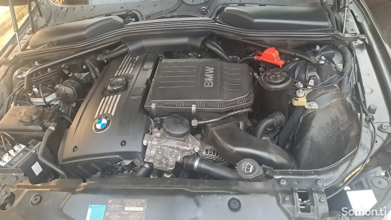 BMW 5 series 2010 · 3.0 AT