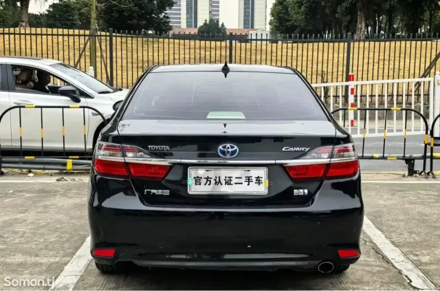 Toyota Camry 2015 · 2.5 AT