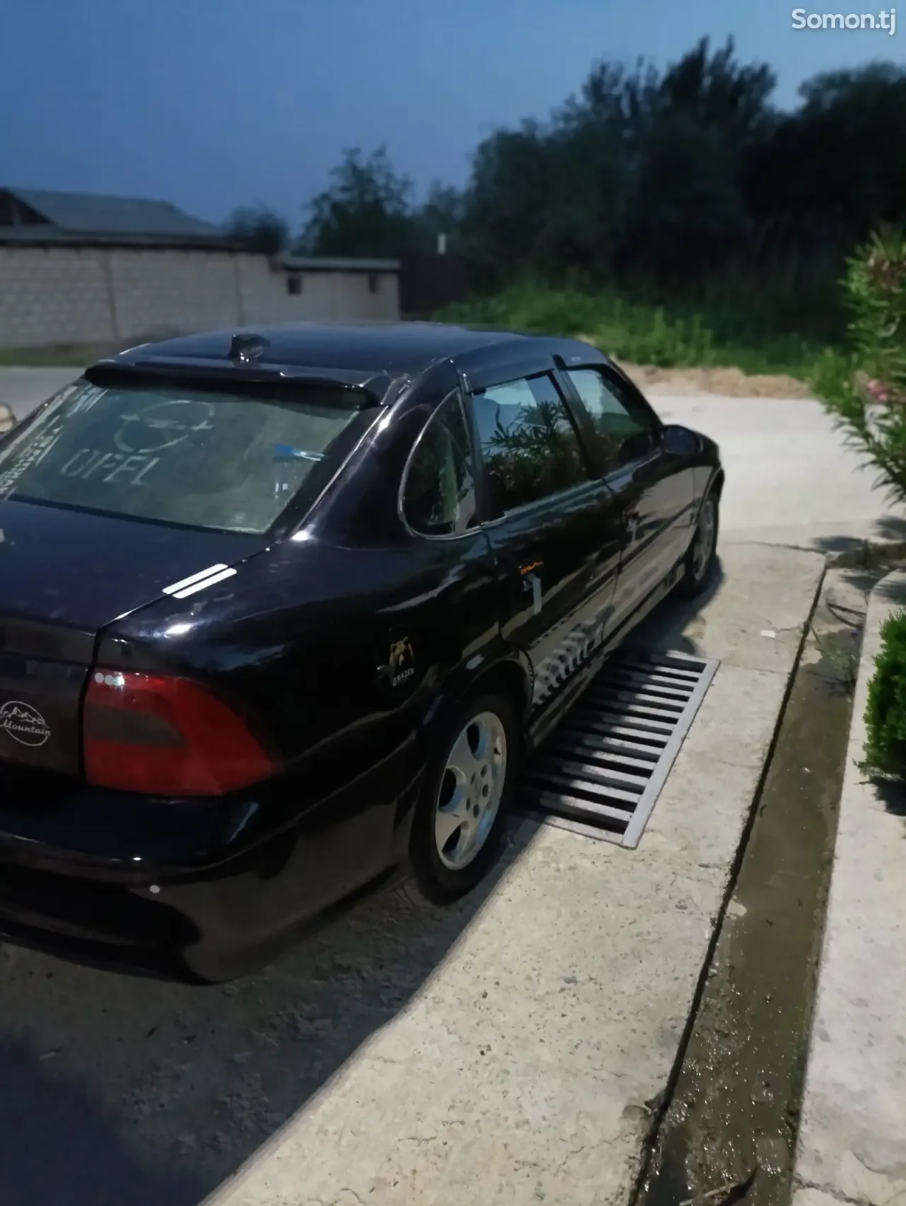 Opel Vectra B 2000 · 1.8 MT