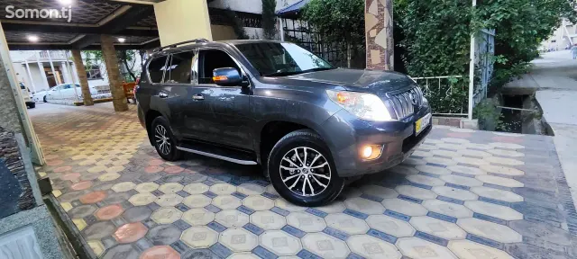 Toyota Land Cruiser Prado 2012 · 4.0 AT