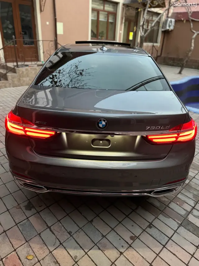 BMW 7 series 2016 · 3.0 AT