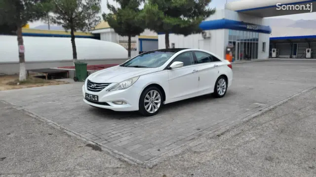 Hyundai Sonata 2012 · 2.0 AT