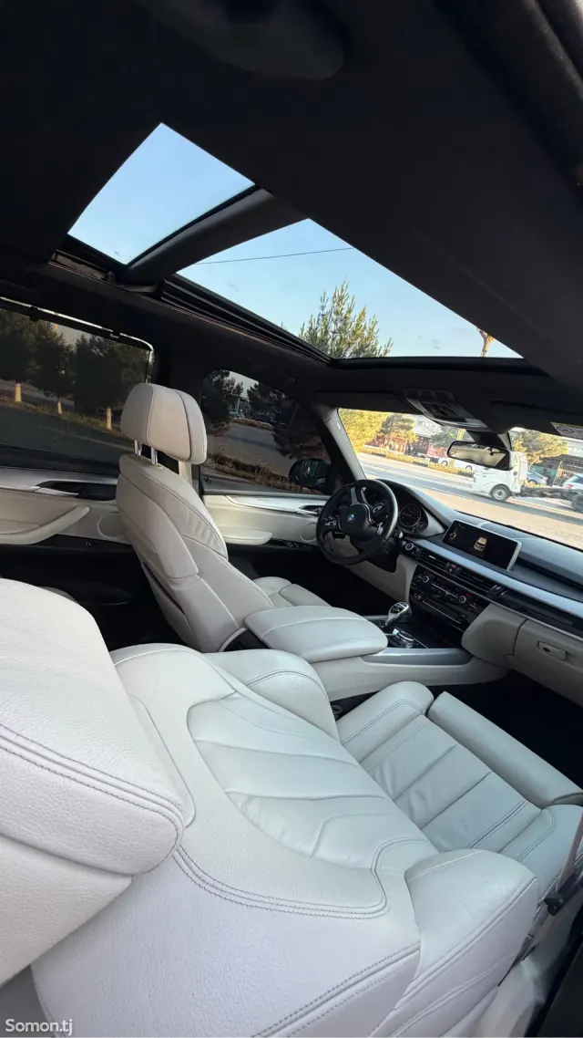BMW X5 2016 · 3.0 AT
