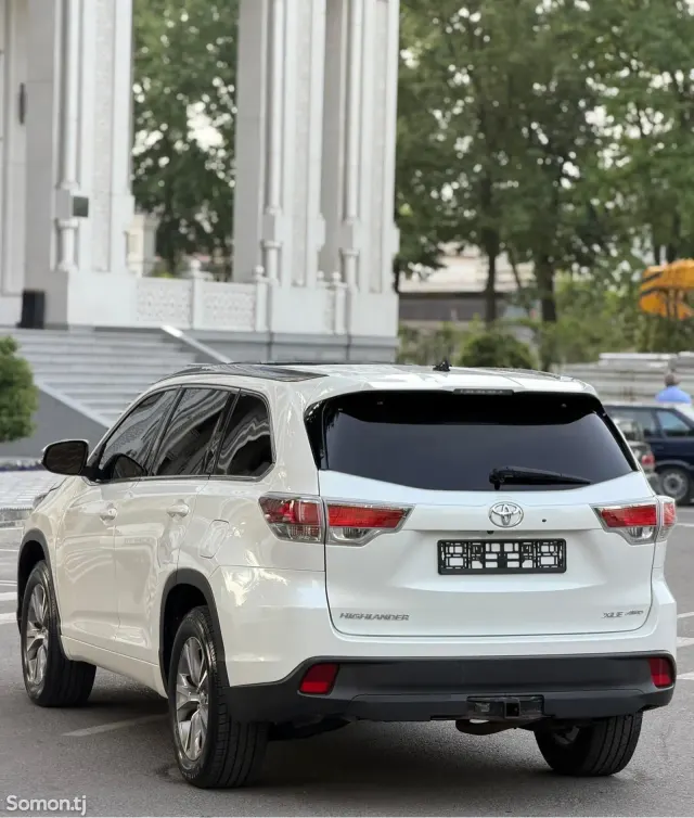 Toyota Highlander 2015 · 3.5 AT