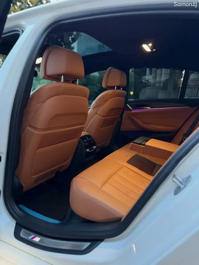 BMW 5 series 2018 · 2.0 AT