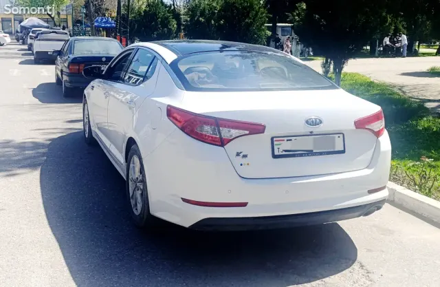 Kia K5 2011 · 2.0 AT
