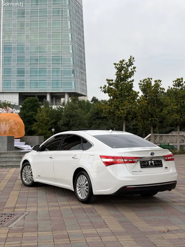 Toyota Avalon 2016 · 2.5 AT
