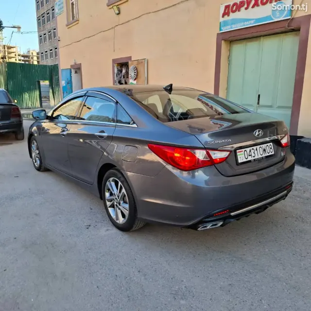 Hyundai Sonata 2012 · 2.0 AT