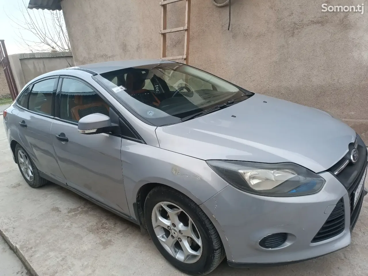 Ford Focus 2012 · 1.6 MT