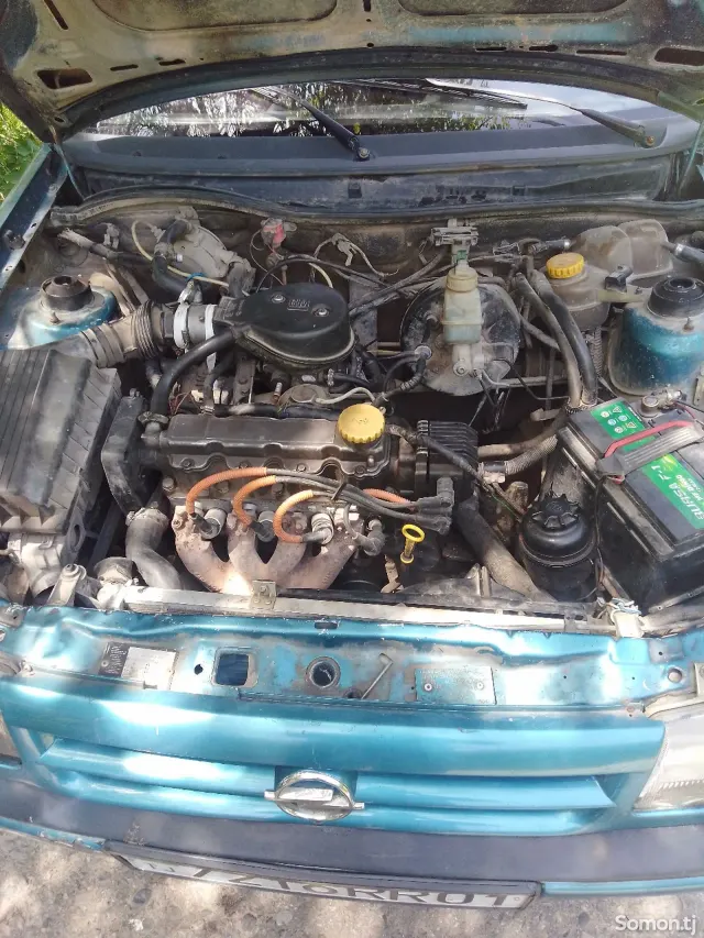 Opel Astra F 1992 · 1.6 MT