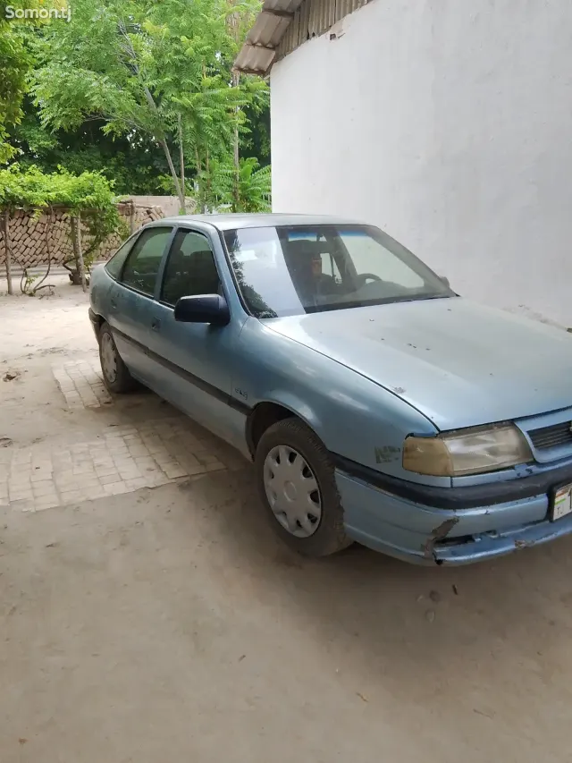 Opel Astra F 1992 · 1.6 MT